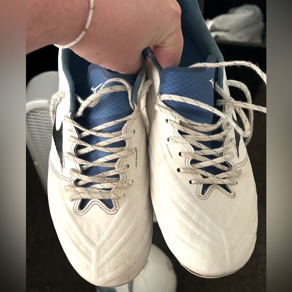 Mizuno White and Blue Soccer Cleats